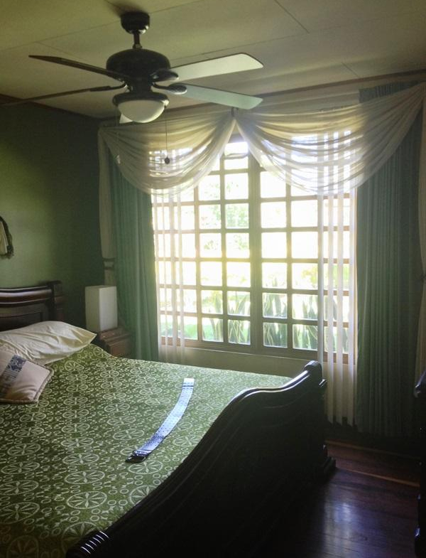 600